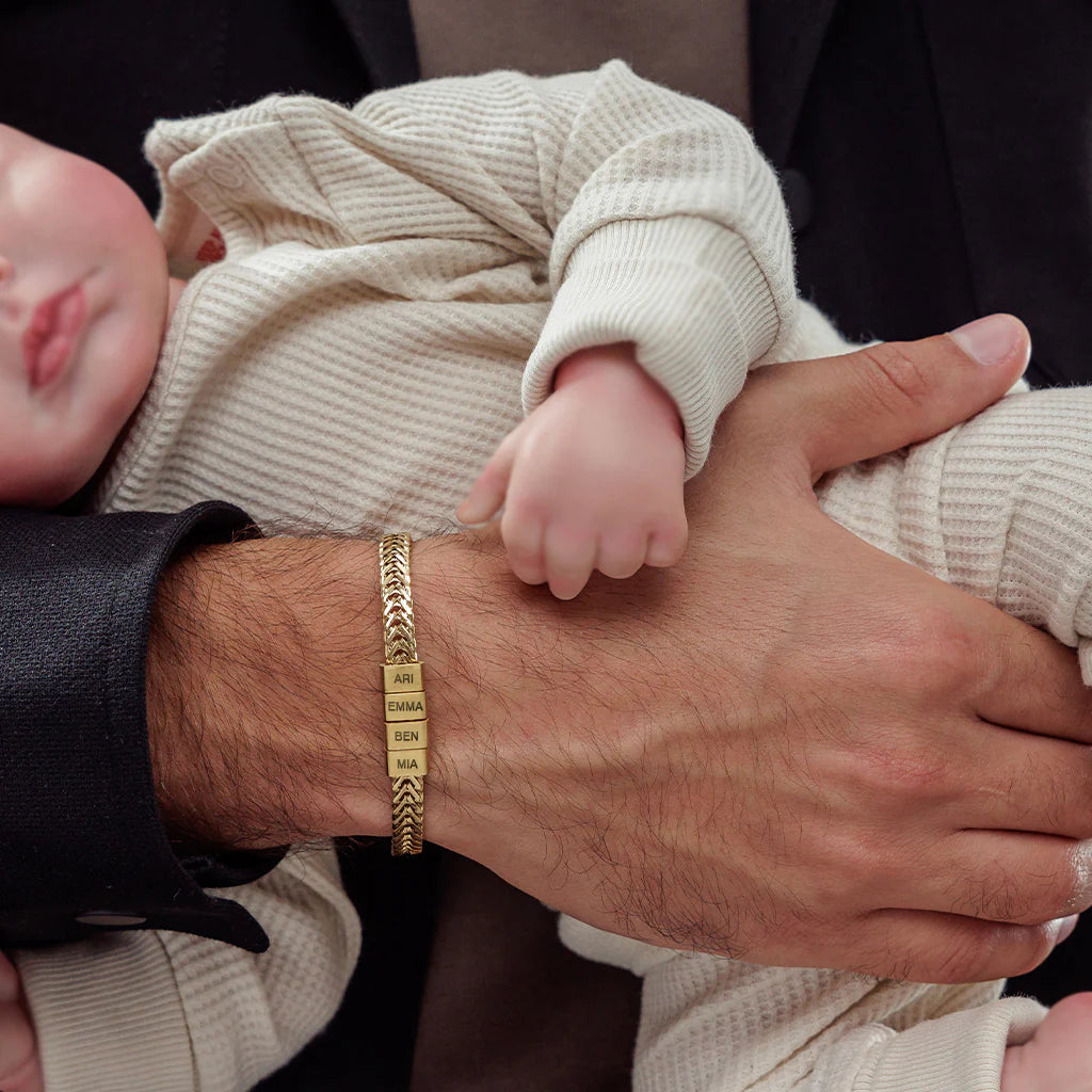 Personalize|Dad Bracelet With Kids’ Names - Gold